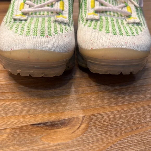 Nike Women's VaporMax Flyknit Shoes - White and Green - Picture 3 of 9